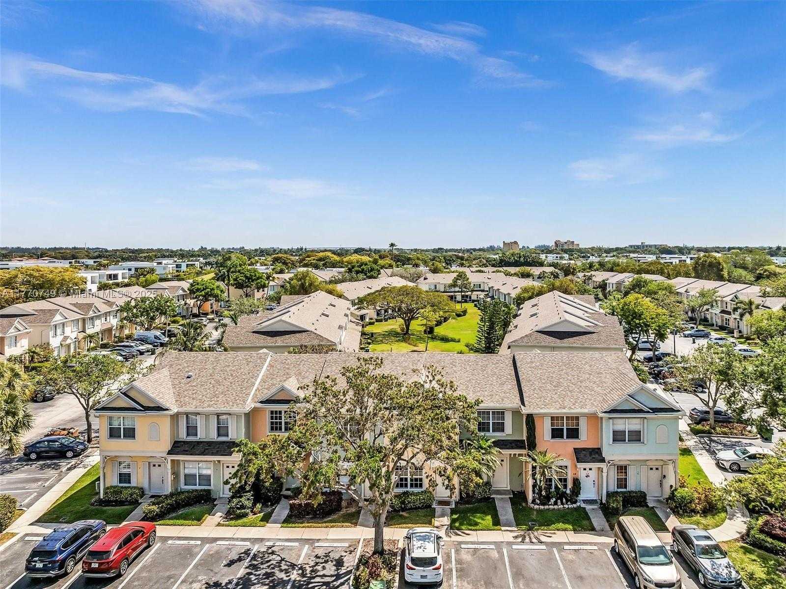 Small Image of 12 SIMONTON CIR #12, Weston Number 42
