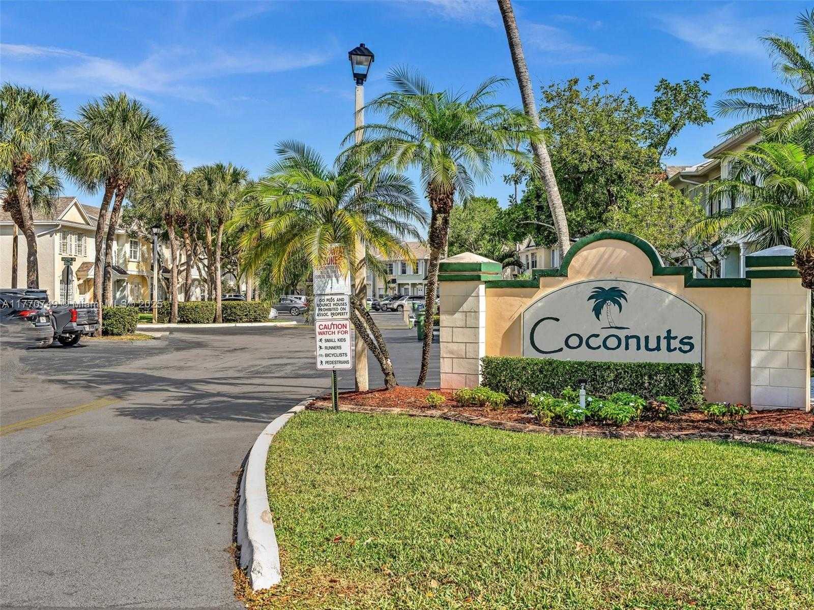 Small Image of 12 SIMONTON CIR #12, Weston Number 44