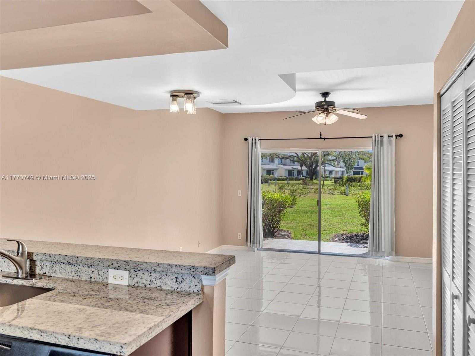Small Image of 12 SIMONTON CIR #12, Weston Number 5