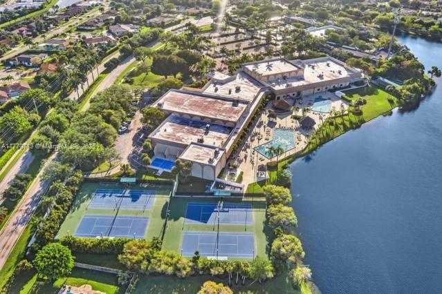 Small Image of 12 SIMONTON CIR #12, Weston Number 62