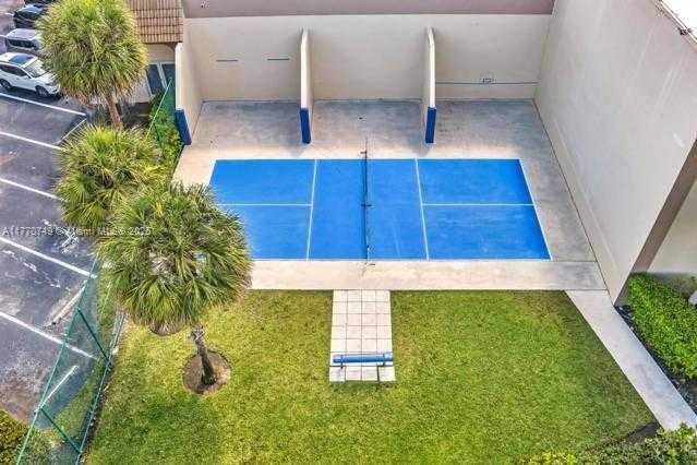 Small Image of 12 SIMONTON CIR #12, Weston Number 64