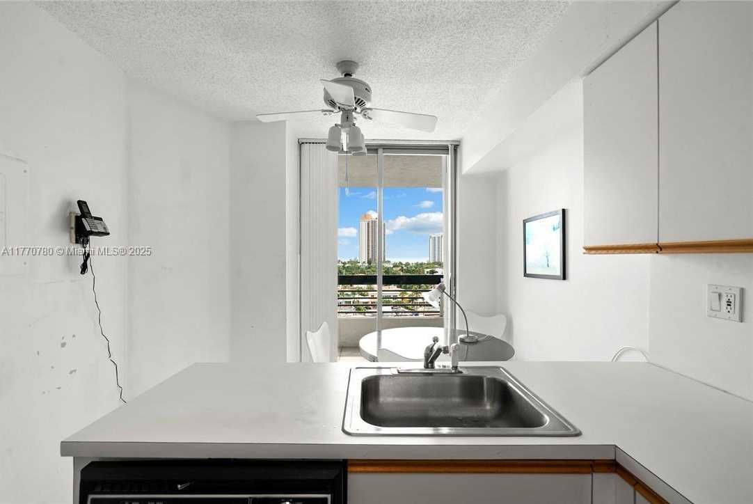 Small Image of 19195 NORTH EAST 36TH CT #907, Aventura Number 11