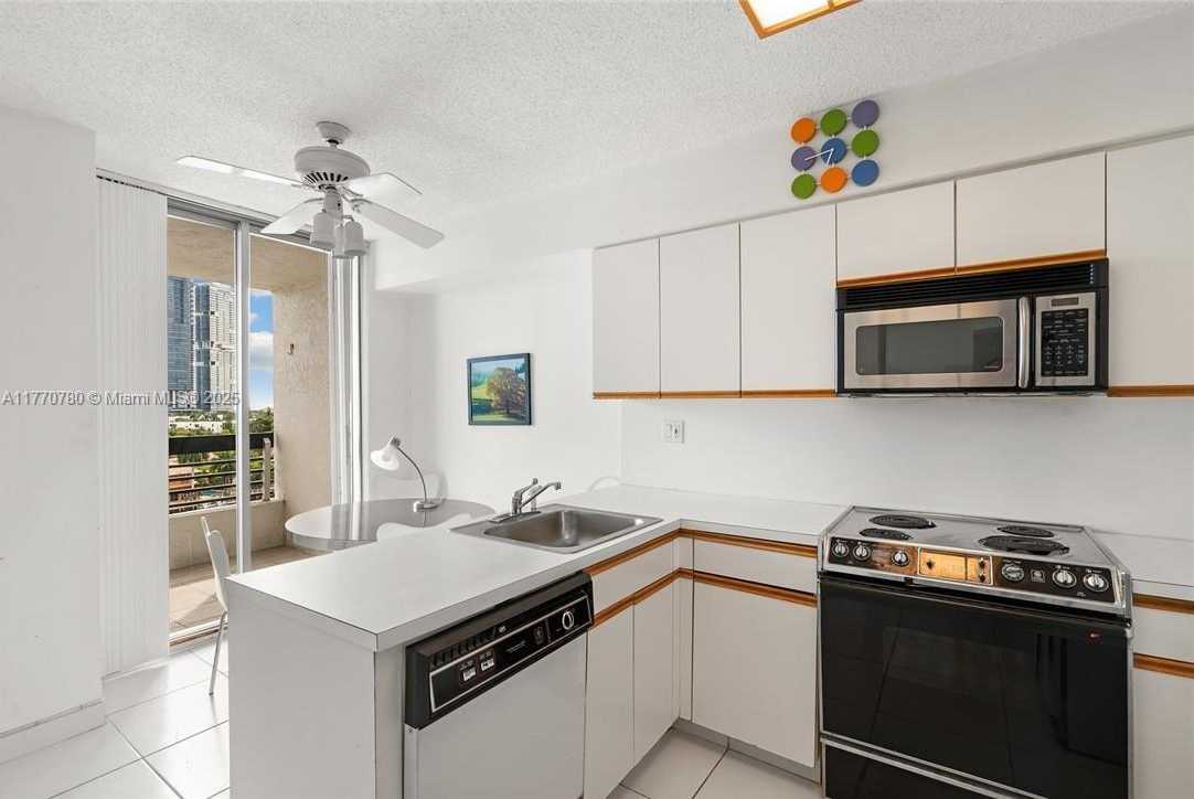 Small Image of 19195 NORTH EAST 36TH CT #907, Aventura Number 9