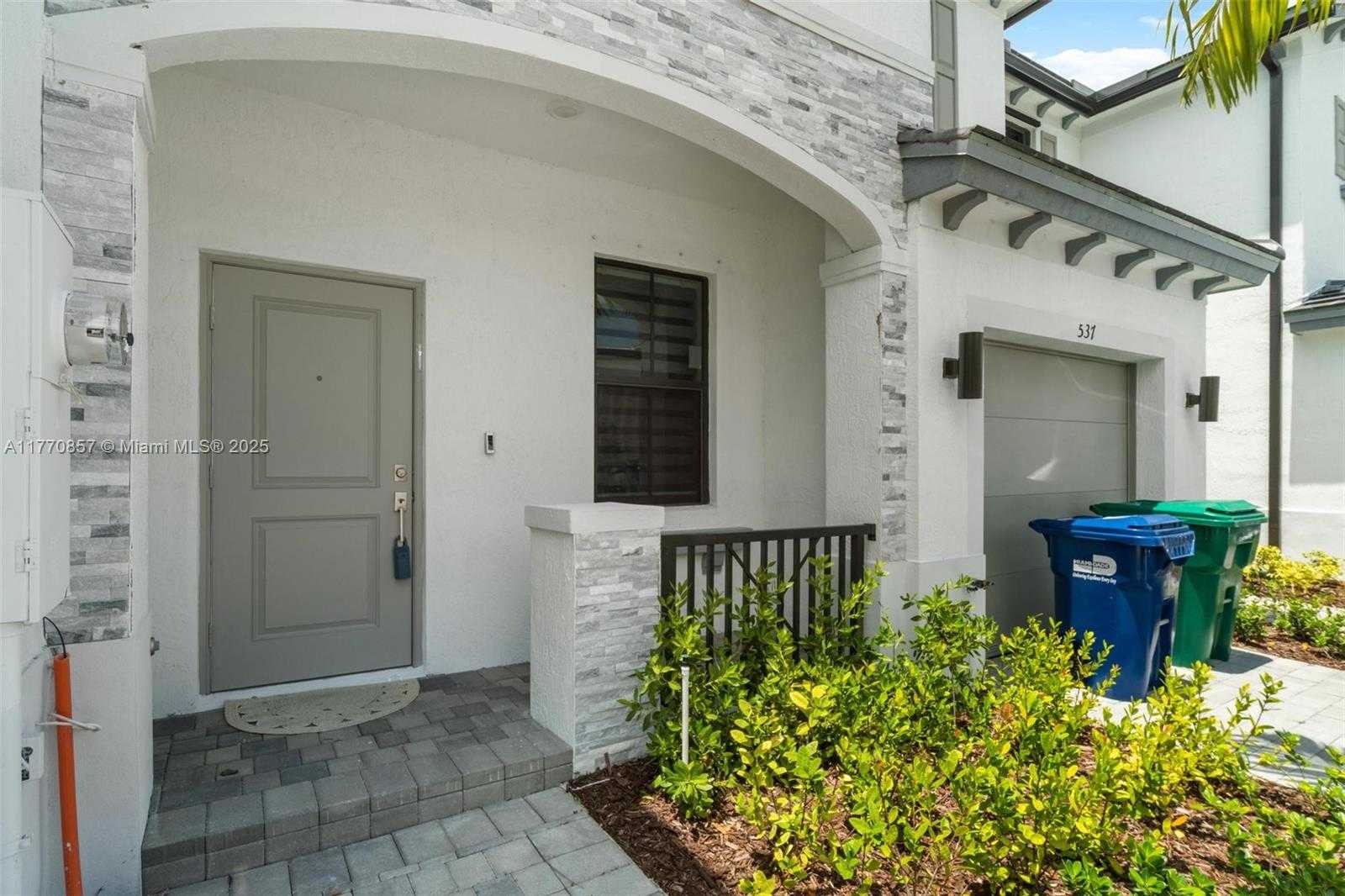 Small Image of 541 NORTH WEST 204TH ST, Miami Gardens Number 2