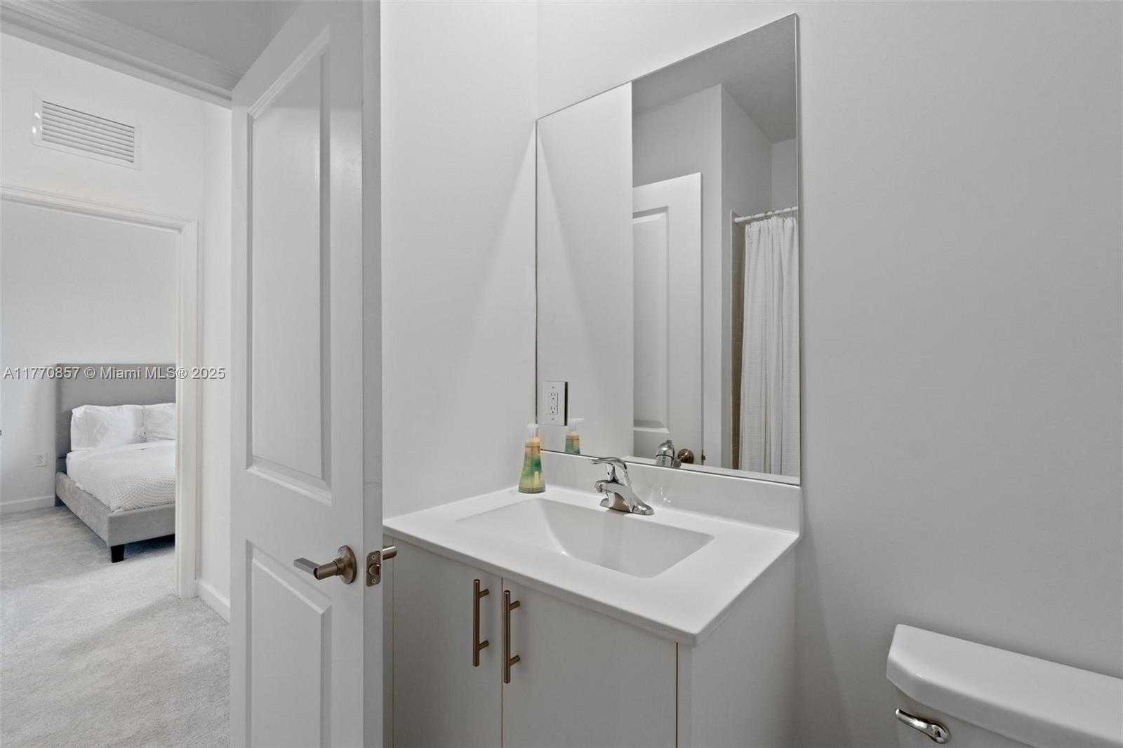 Small Image of 541 NORTH WEST 204TH ST, Miami Gardens Number 25