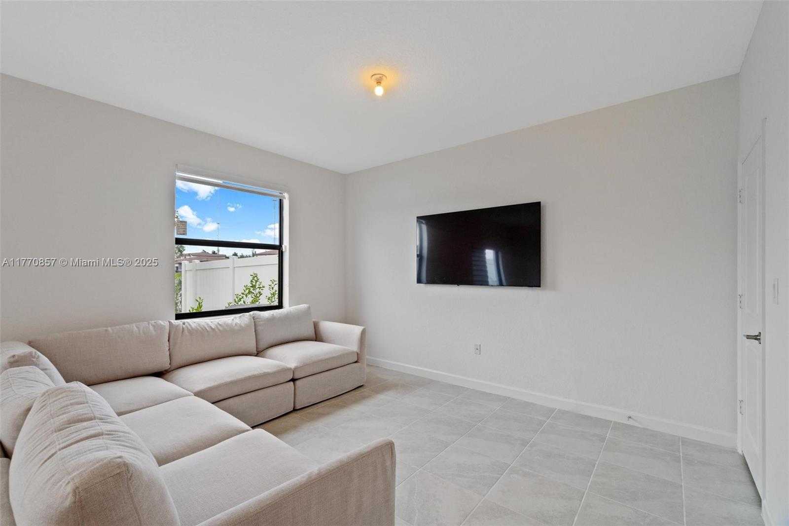 Small Image of 541 NORTH WEST 204TH ST, Miami Gardens Number 9