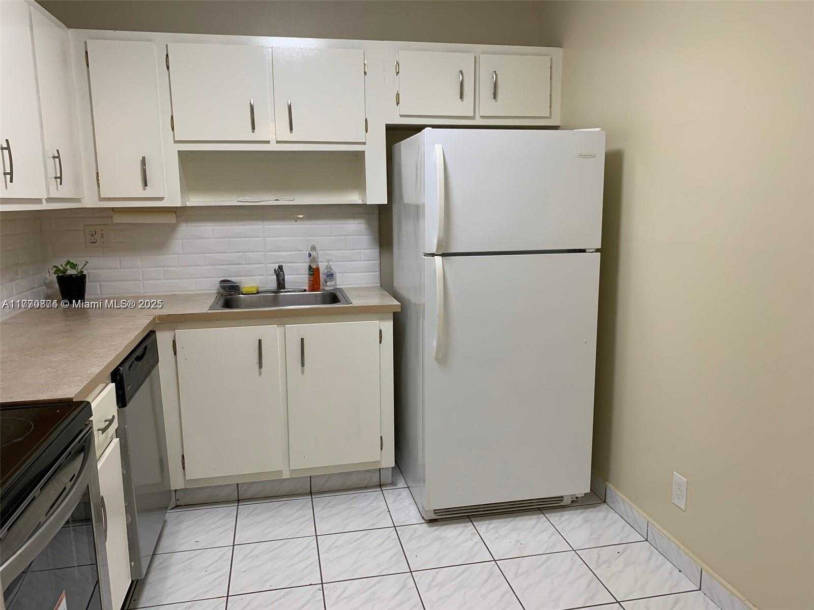 Small Image of 500 THREE ISLANDS BLVD #307, Hallandale Beach Number 9