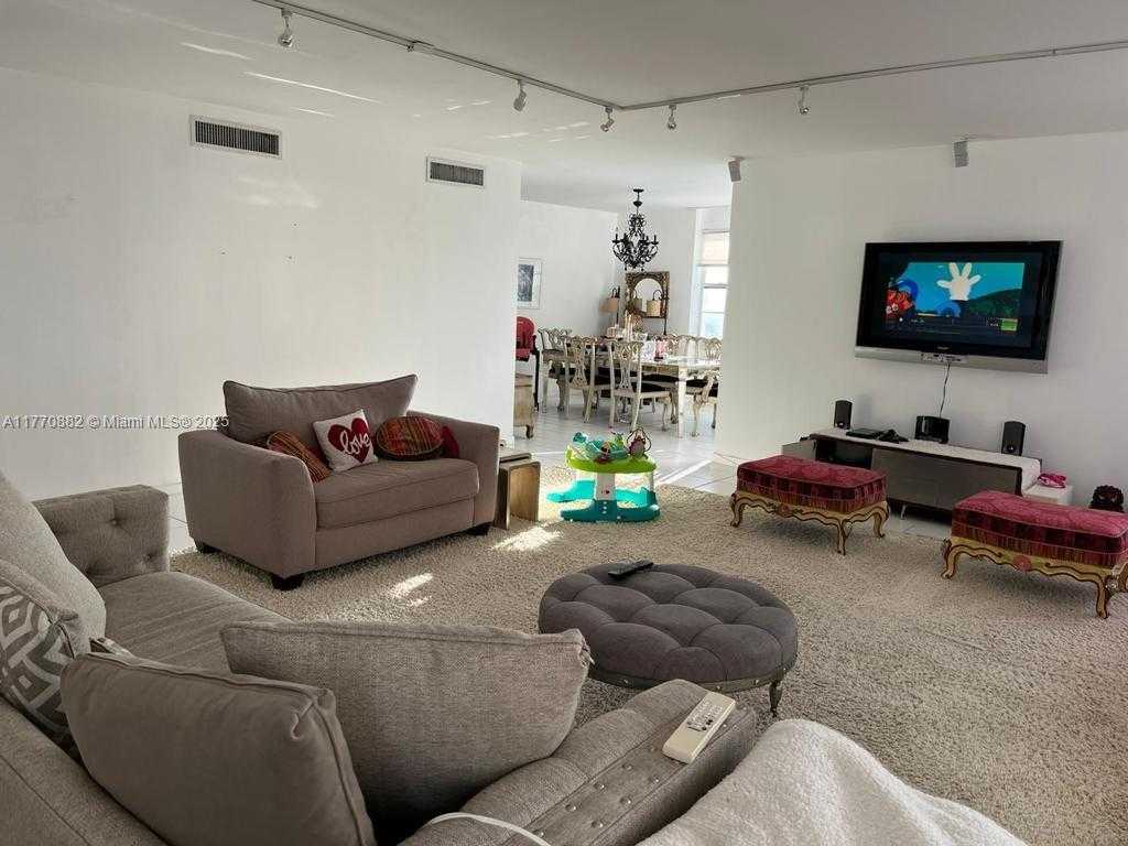 Small Image of 5255 COLLINS AVE #5D, Miami Beach Number 16