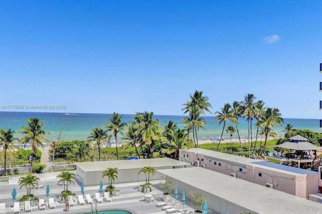 Small Image of 5255 COLLINS AVE #5D, Miami Beach Number 2