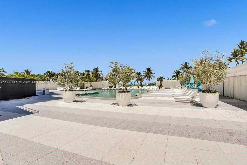 Small Image of 5255 COLLINS AVE #5D, Miami Beach Number 6