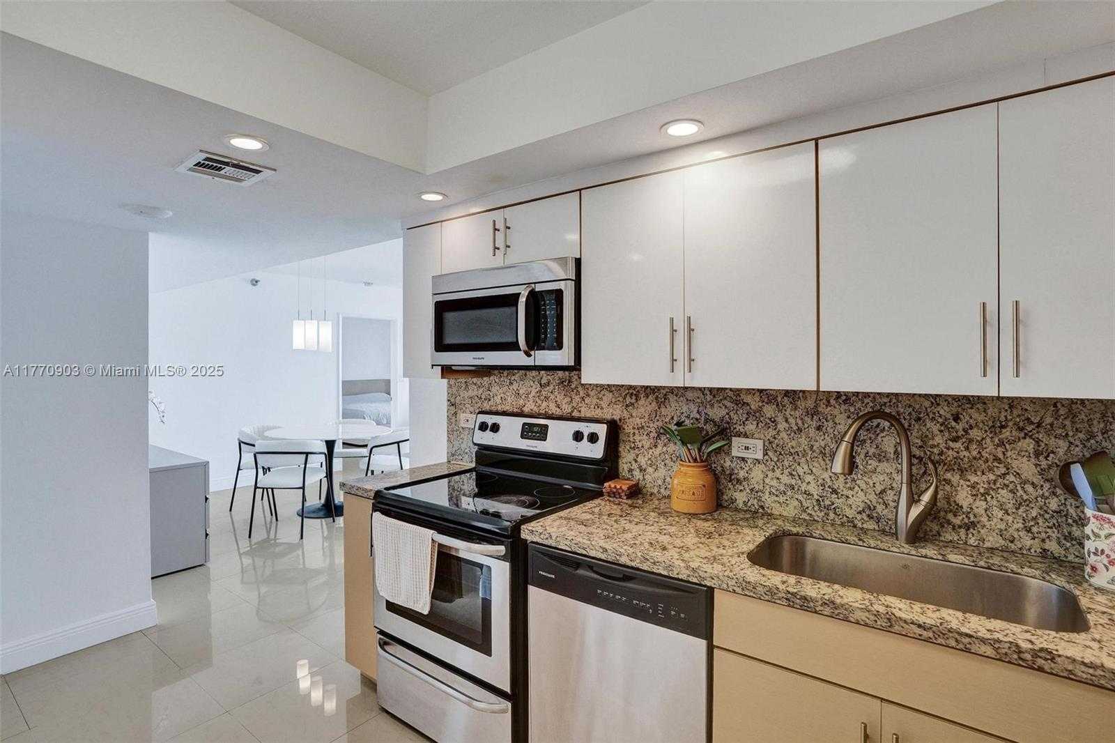 Small Image of 20515 EAST COUNTRY CLUB DR #1641, Aventura Number 10