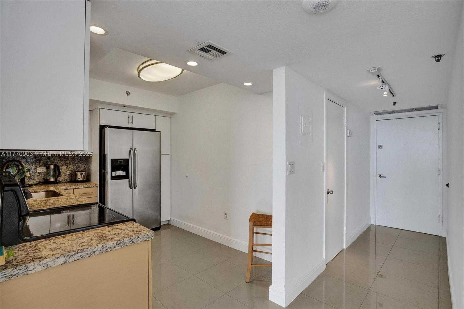 Small Image of 20515 EAST COUNTRY CLUB DR #1641, Aventura Number 12