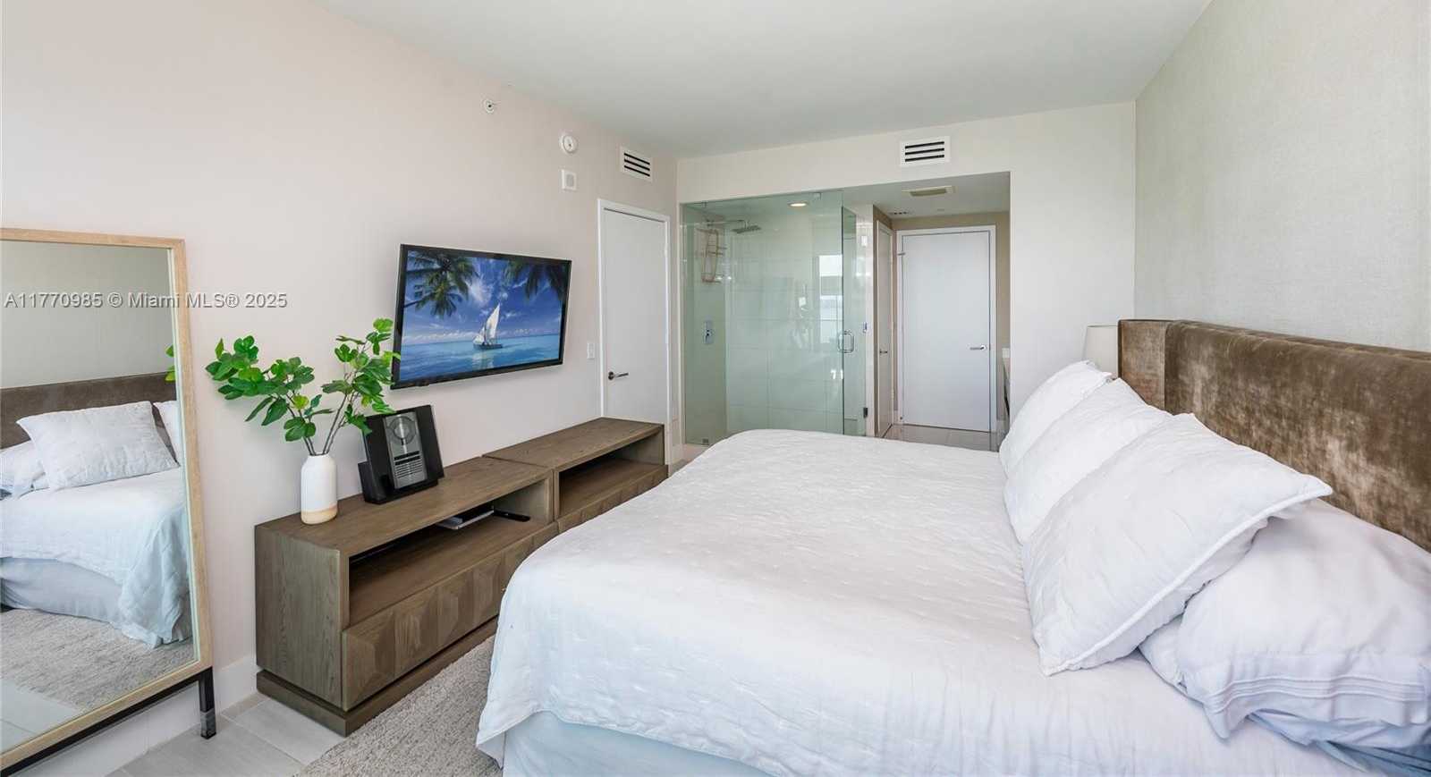 Small Image of 460 NORTH EAST 28TH ST #3208, Miami Number 16