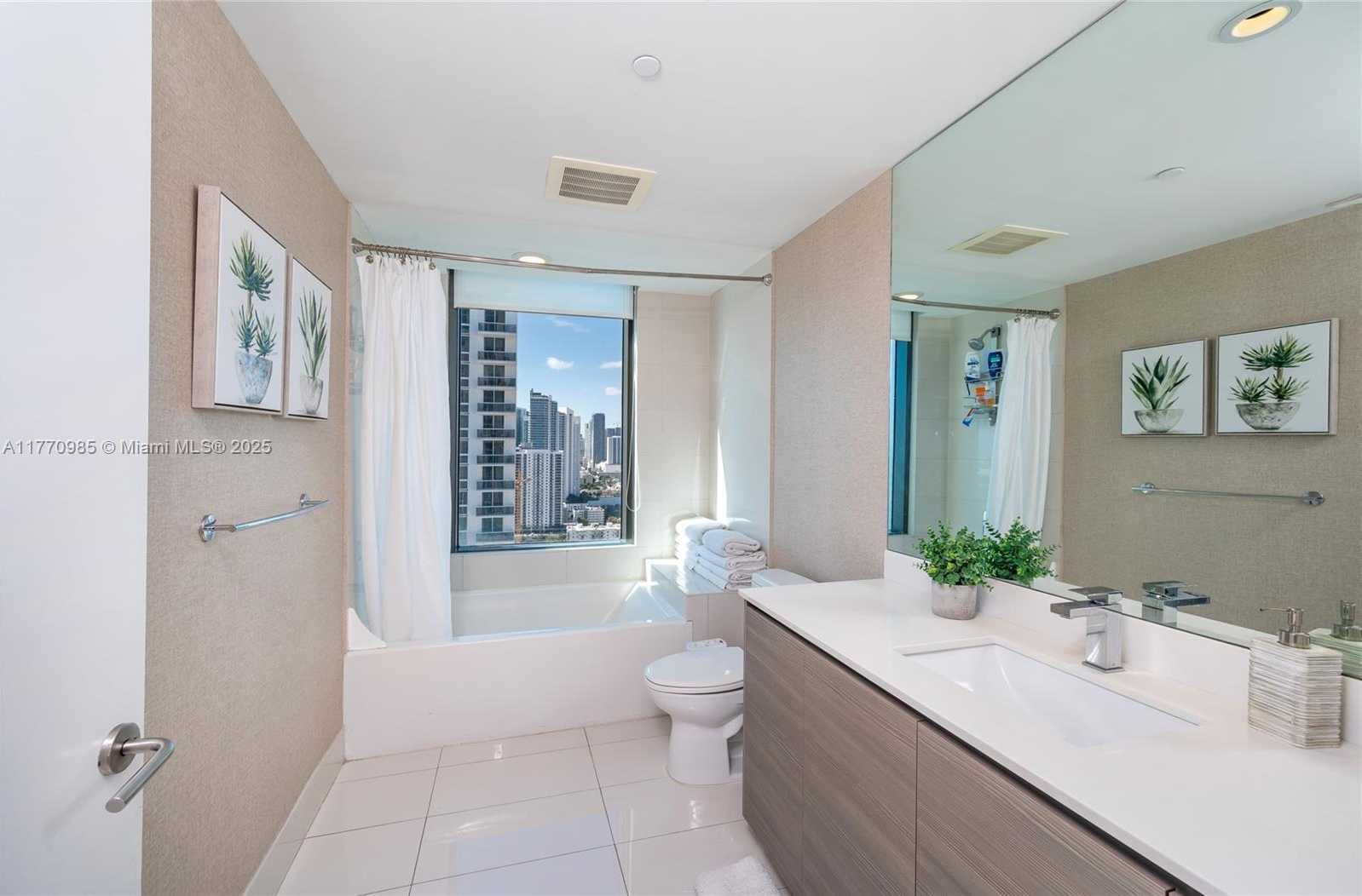 Small Image of 460 NORTH EAST 28TH ST #3208, Miami Number 22