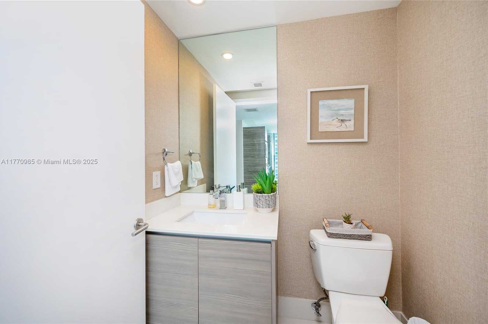 Small Image of 460 NORTH EAST 28TH ST #3208, Miami Number 31