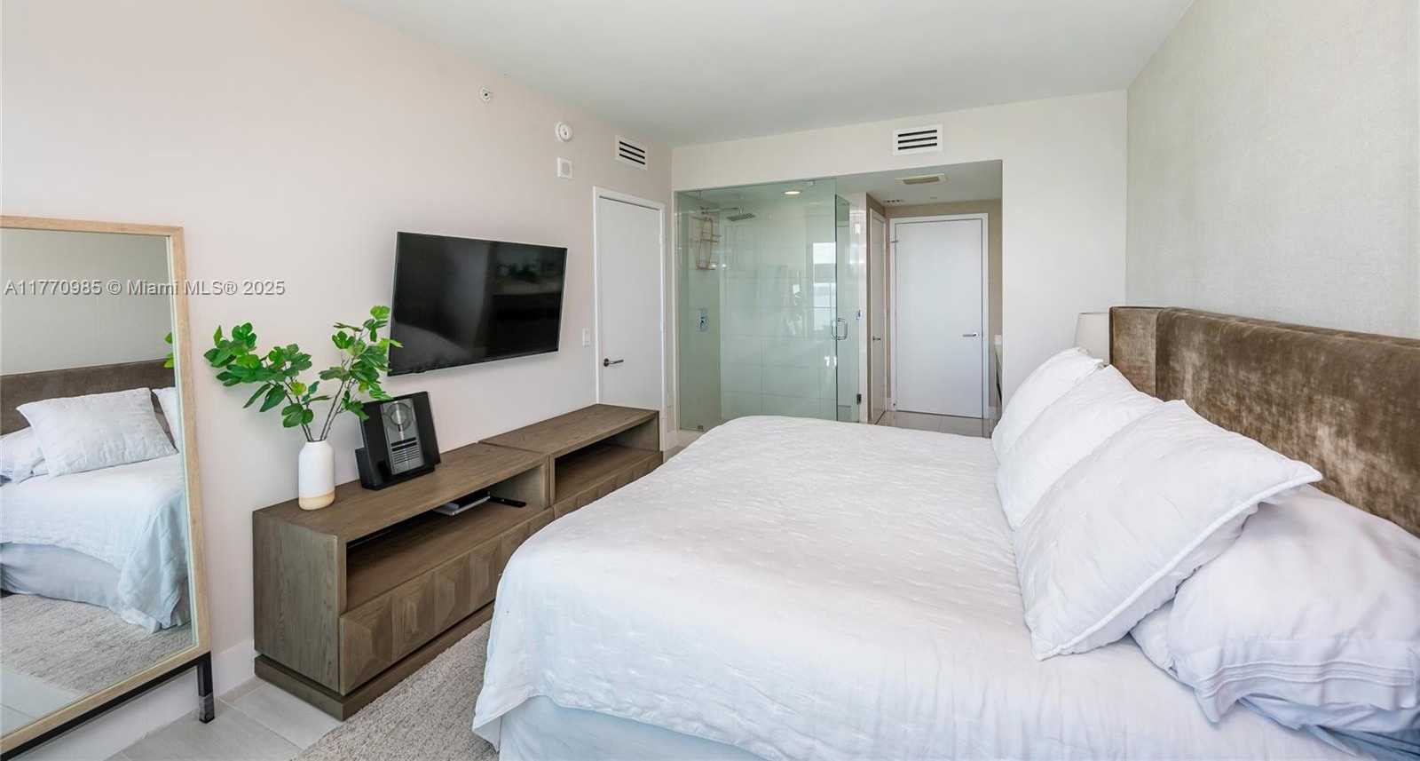 Small Image of 460 NORTH EAST 28TH ST #3208, Miami Number 35