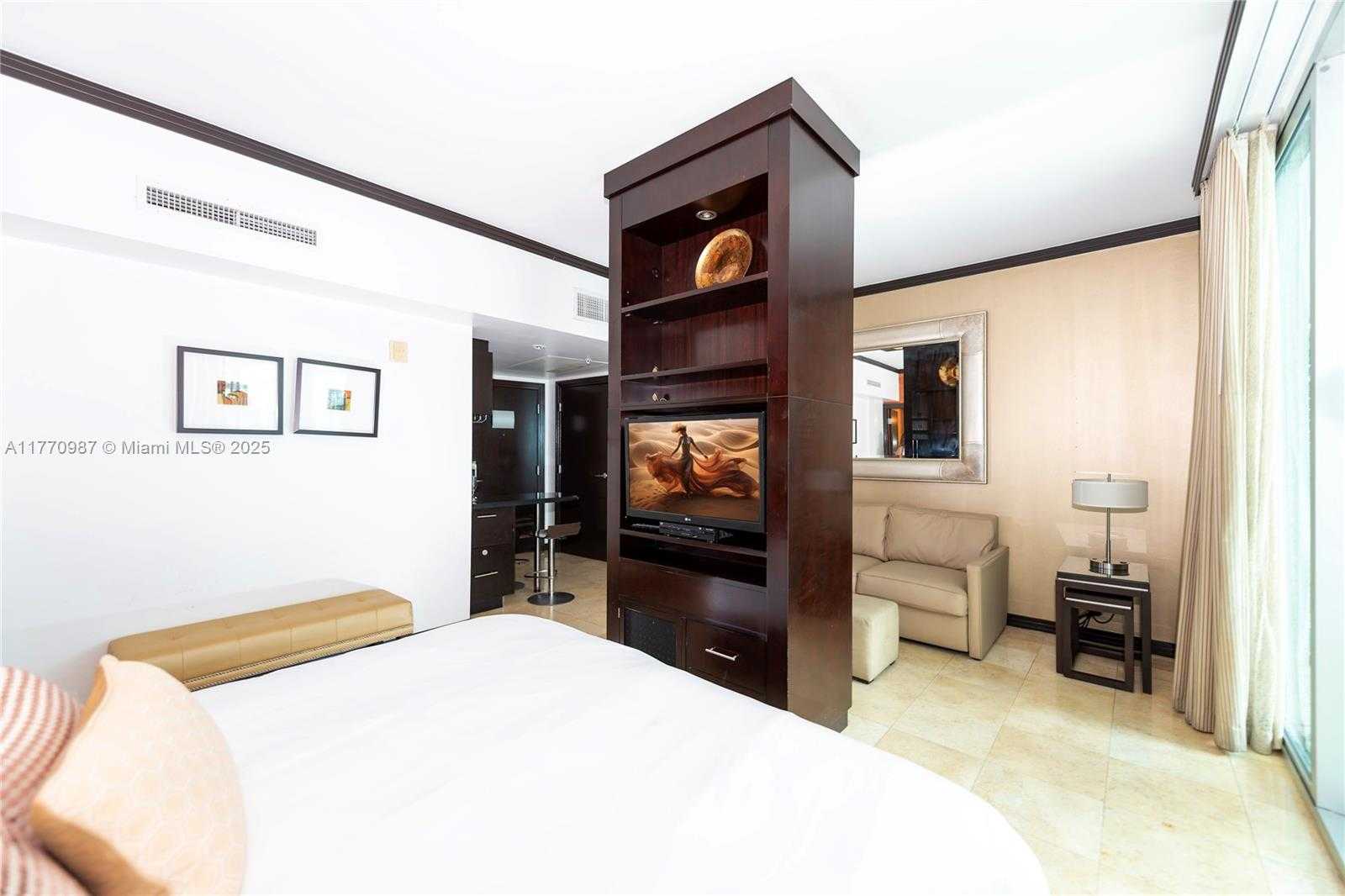 Small Image of 1437 COLLINS AVE #PH23, Miami Beach Number 22