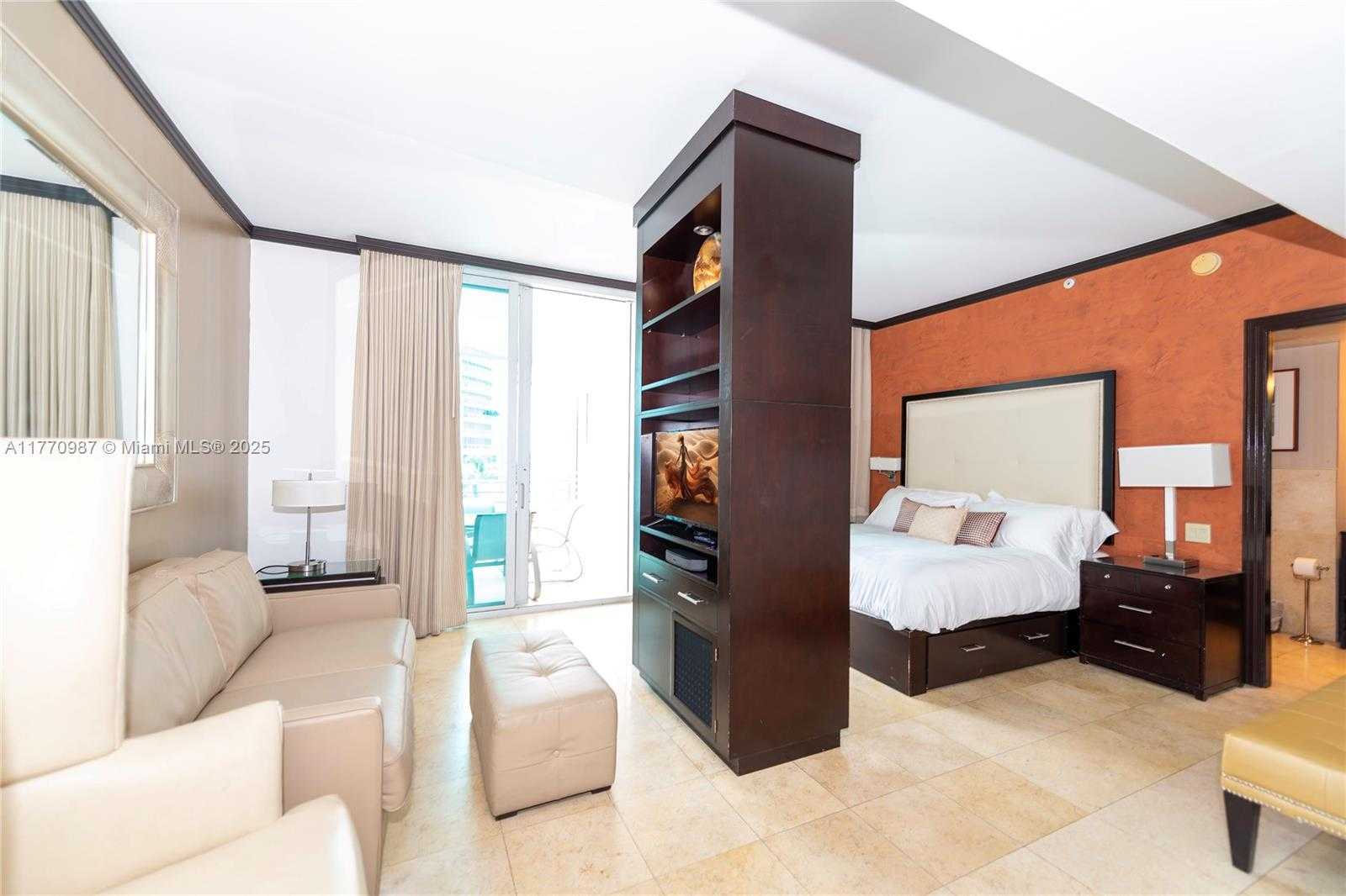 Small Image of 1437 COLLINS AVE #PH23, Miami Beach Number 3