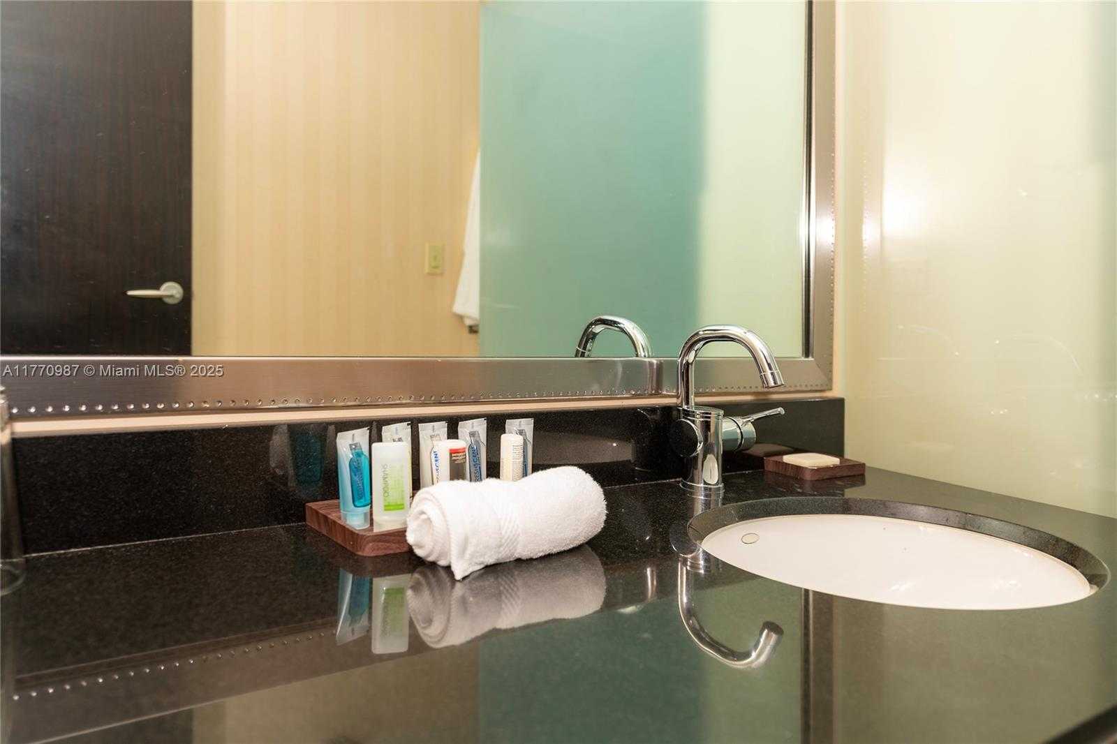 Small Image of 1437 COLLINS AVE #PH23, Miami Beach Number 37