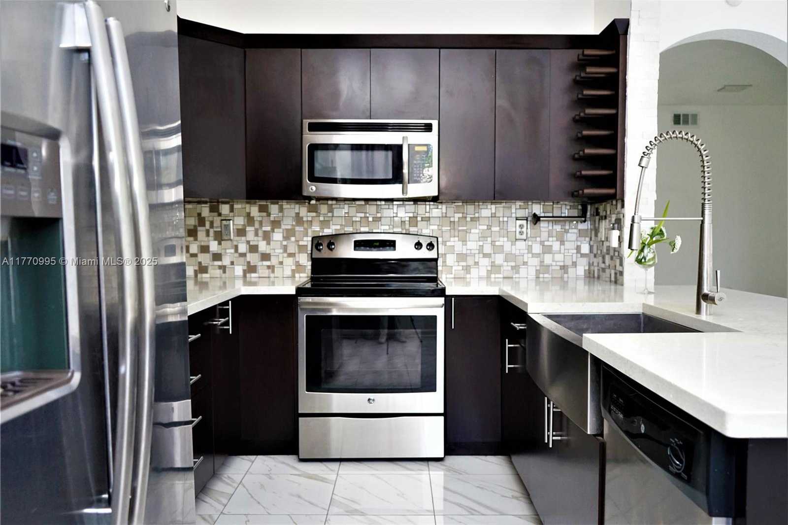 Small Image of 3365 WEST 91 TERR, Hialeah Number 10