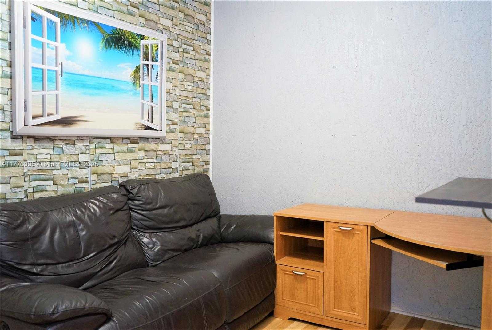 Small Image of 3365 WEST 91 TERR, Hialeah Number 13