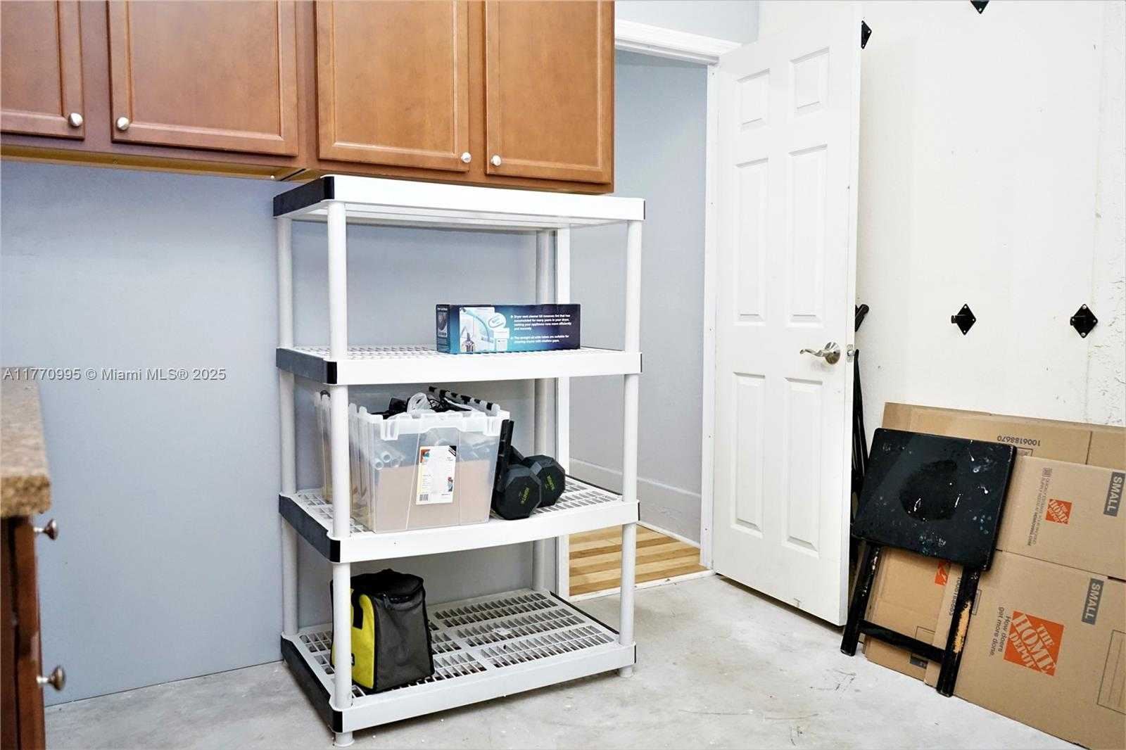 Small Image of 3365 WEST 91 TERR, Hialeah Number 15