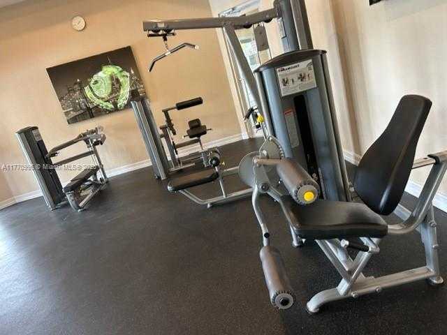 Small Image of 3365 WEST 91 TERR, Hialeah Number 26