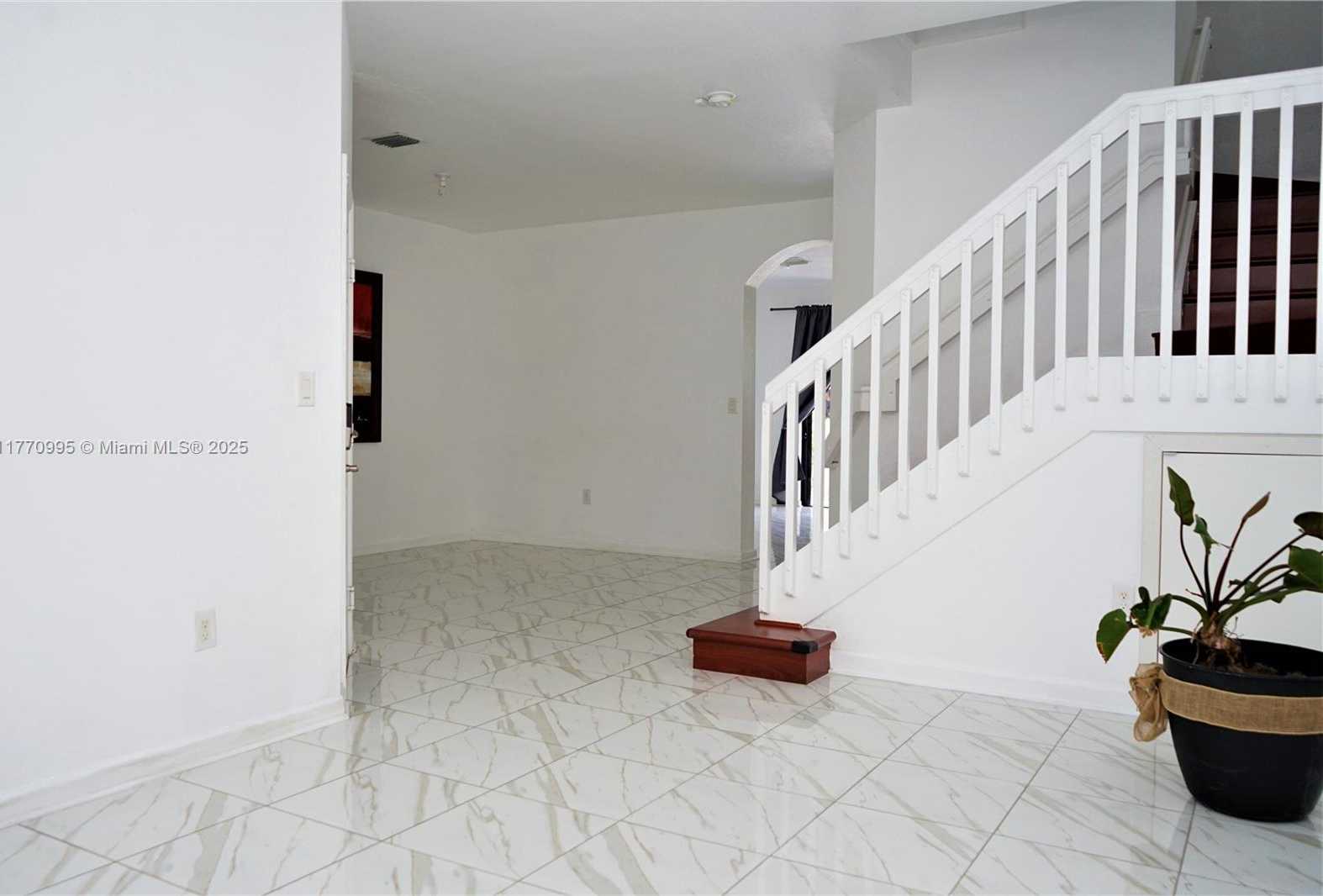 Small Image of 3365 WEST 91 TERR, Hialeah Number 6