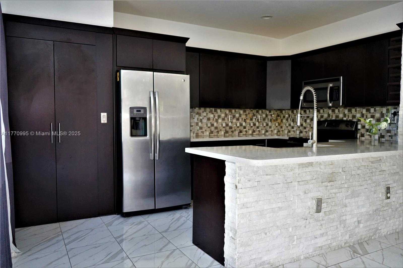 Small Image of 3365 WEST 91 TERR, Hialeah Number 9
