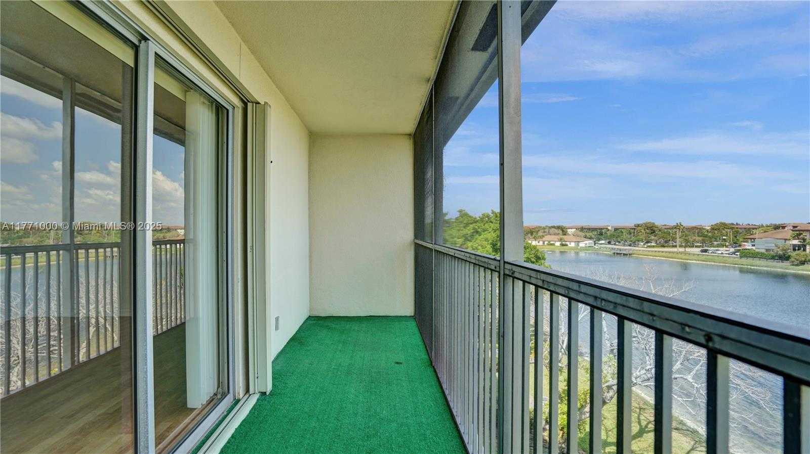 Small Image of 1301 SOUTH WEST 134TH WAY #412B, Pembroke Pines Number 25
