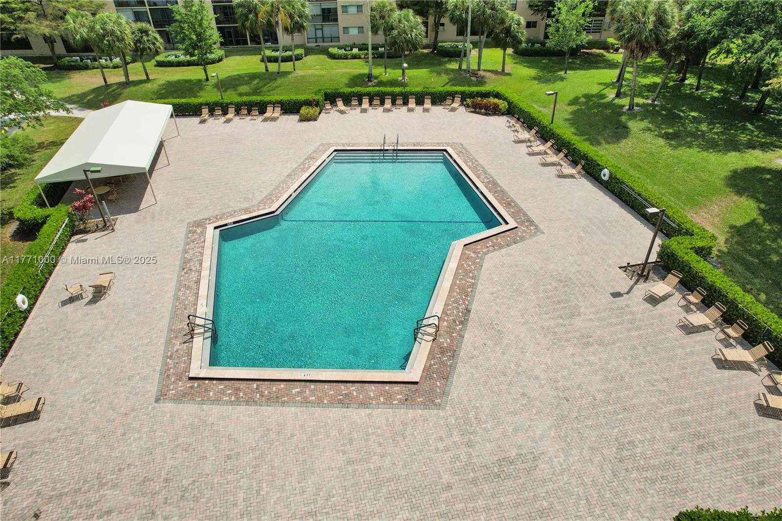 Small Image of 1301 SOUTH WEST 134TH WAY #412B, Pembroke Pines Number 39