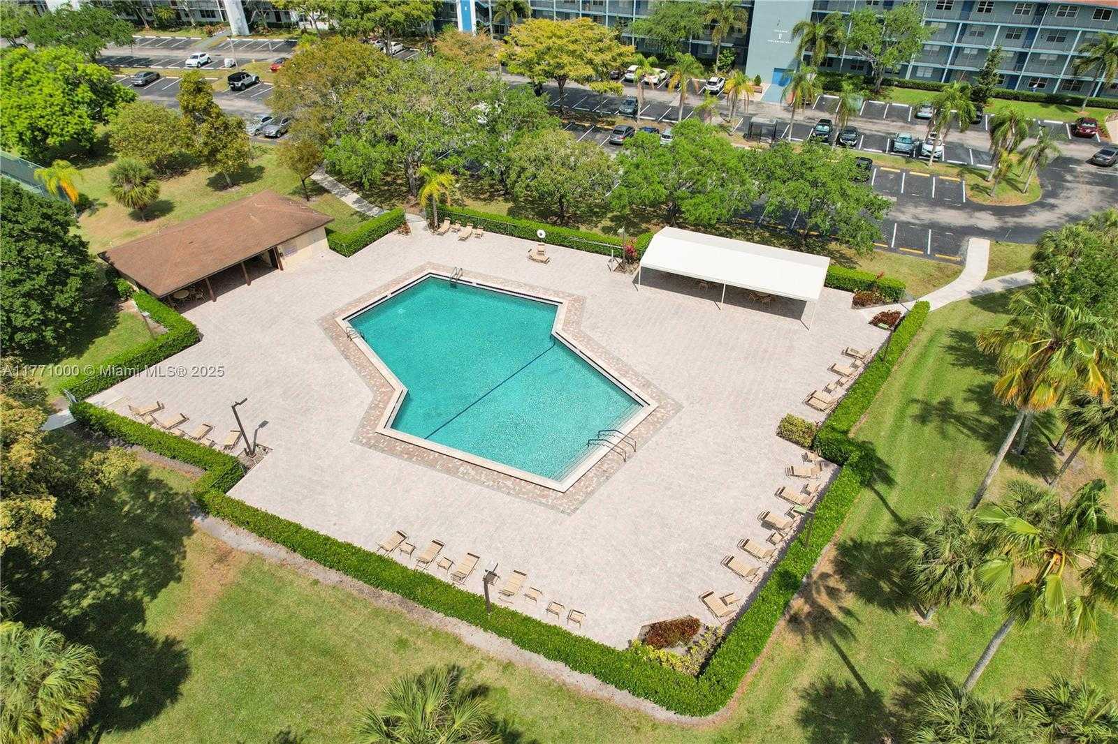 Small Image of 1301 SOUTH WEST 134TH WAY #412B, Pembroke Pines Number 40