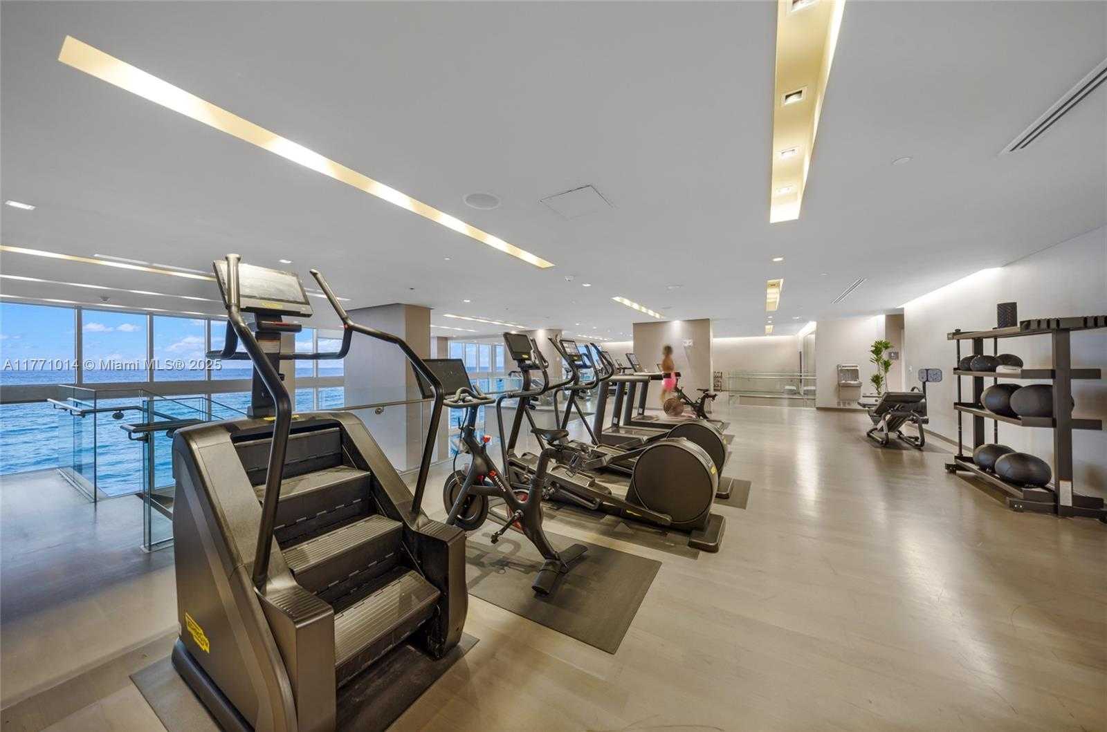 Small Image of 1830 SOUTH OCEAN DR #2808, Hallandale Beach Number 24