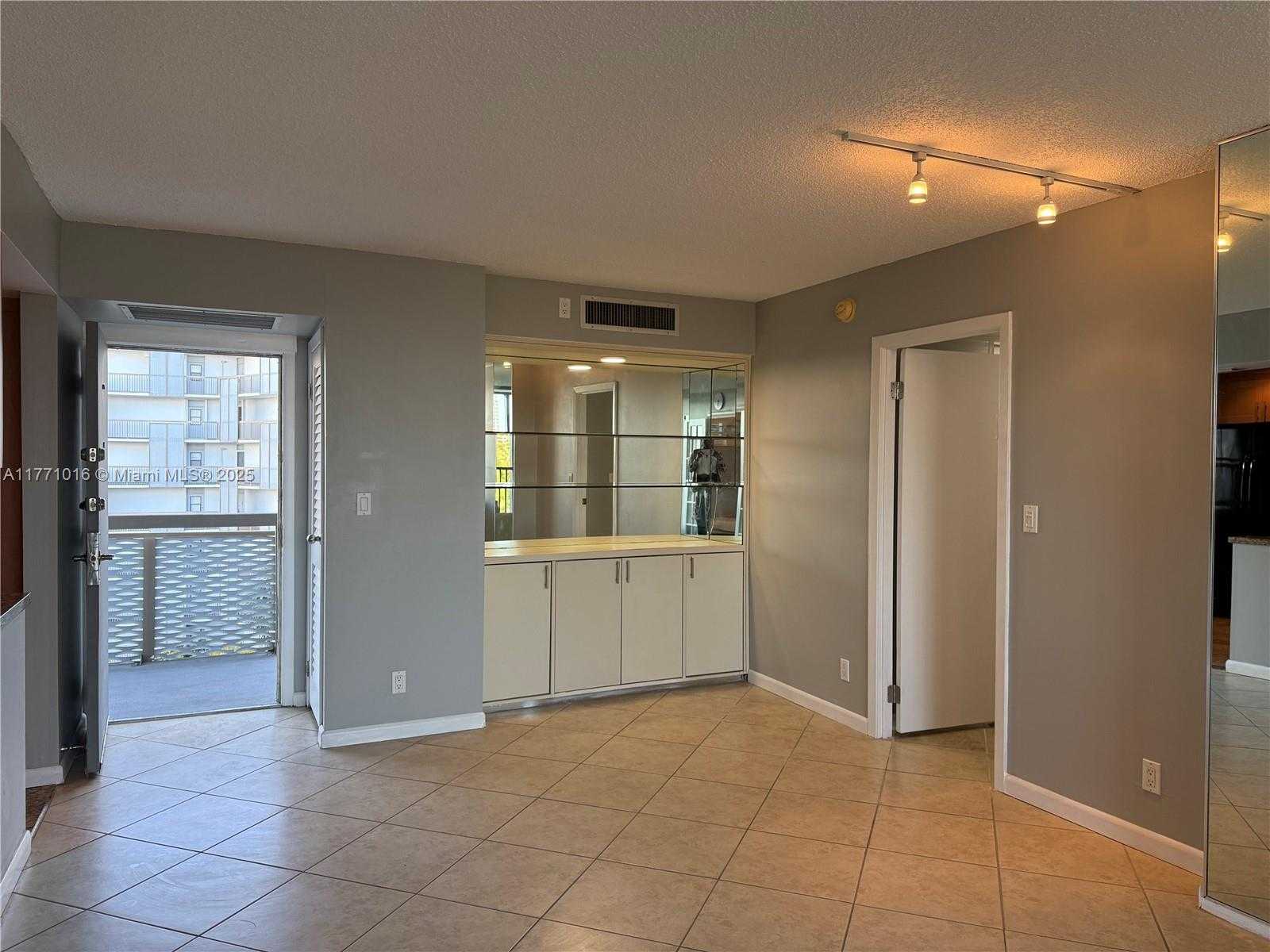 Small Image of 3401 NORTH COUNTRY CLUB DR #601, Aventura Number 10