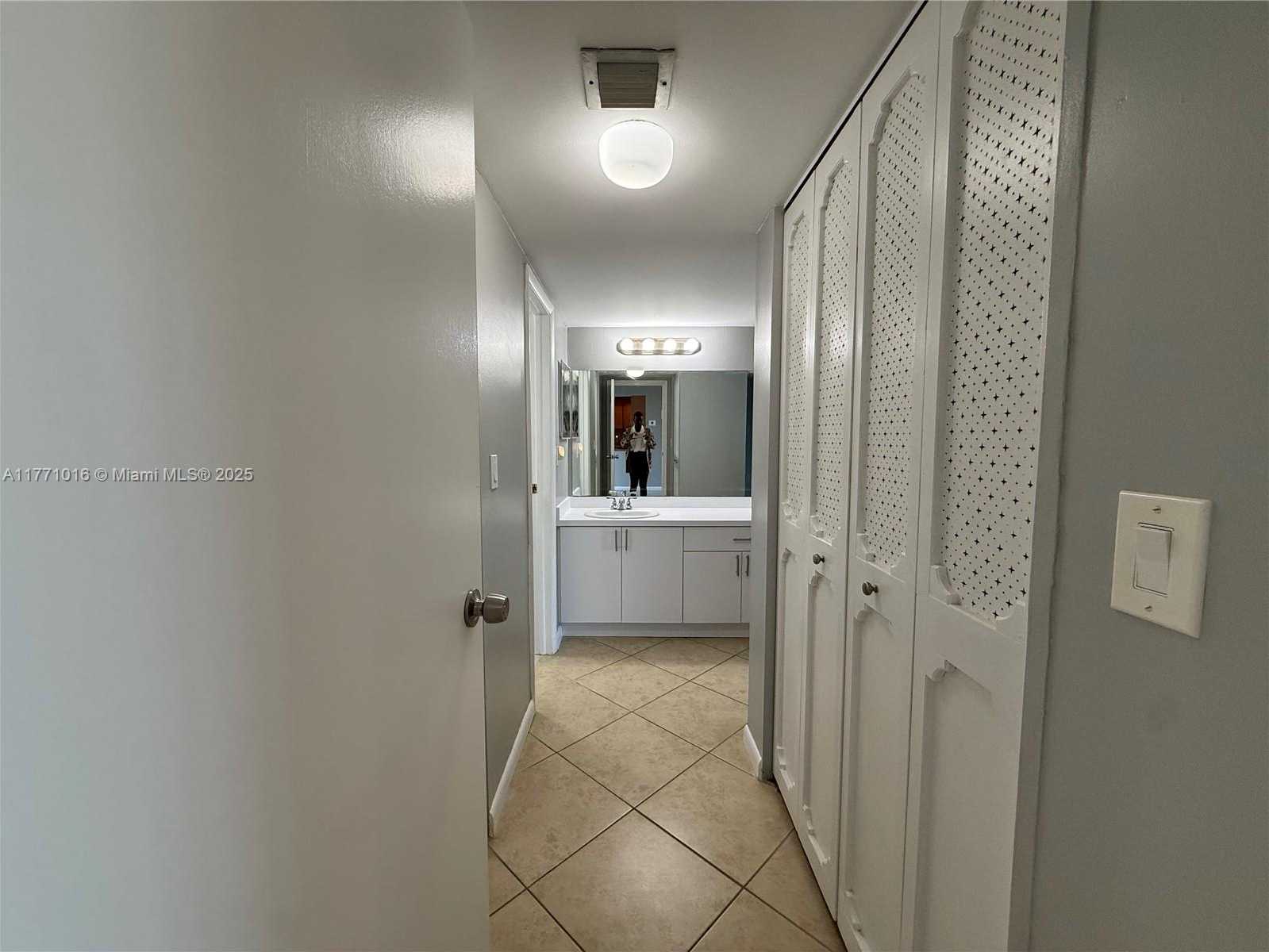 Small Image of 3401 NORTH COUNTRY CLUB DR #601, Aventura Number 11