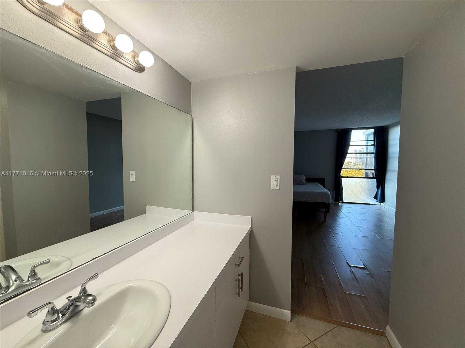 Small Image of 3401 NORTH COUNTRY CLUB DR #601, Aventura Number 12