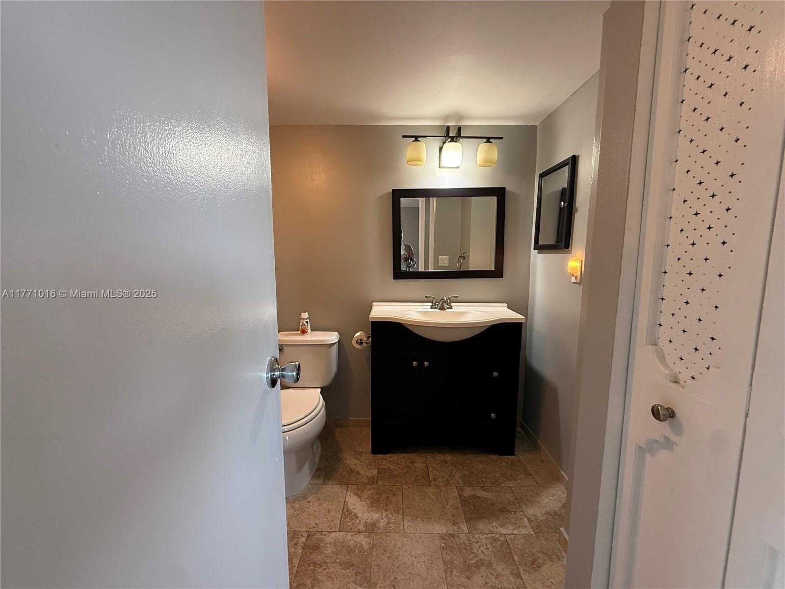 Small Image of 3401 NORTH COUNTRY CLUB DR #601, Aventura Number 20