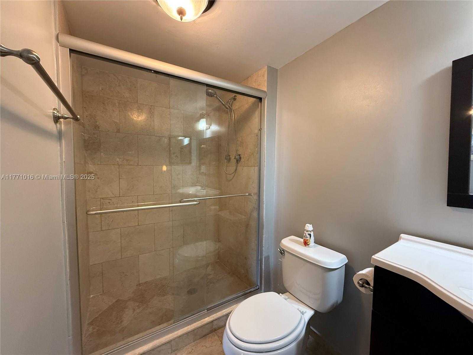 Small Image of 3401 NORTH COUNTRY CLUB DR #601, Aventura Number 21
