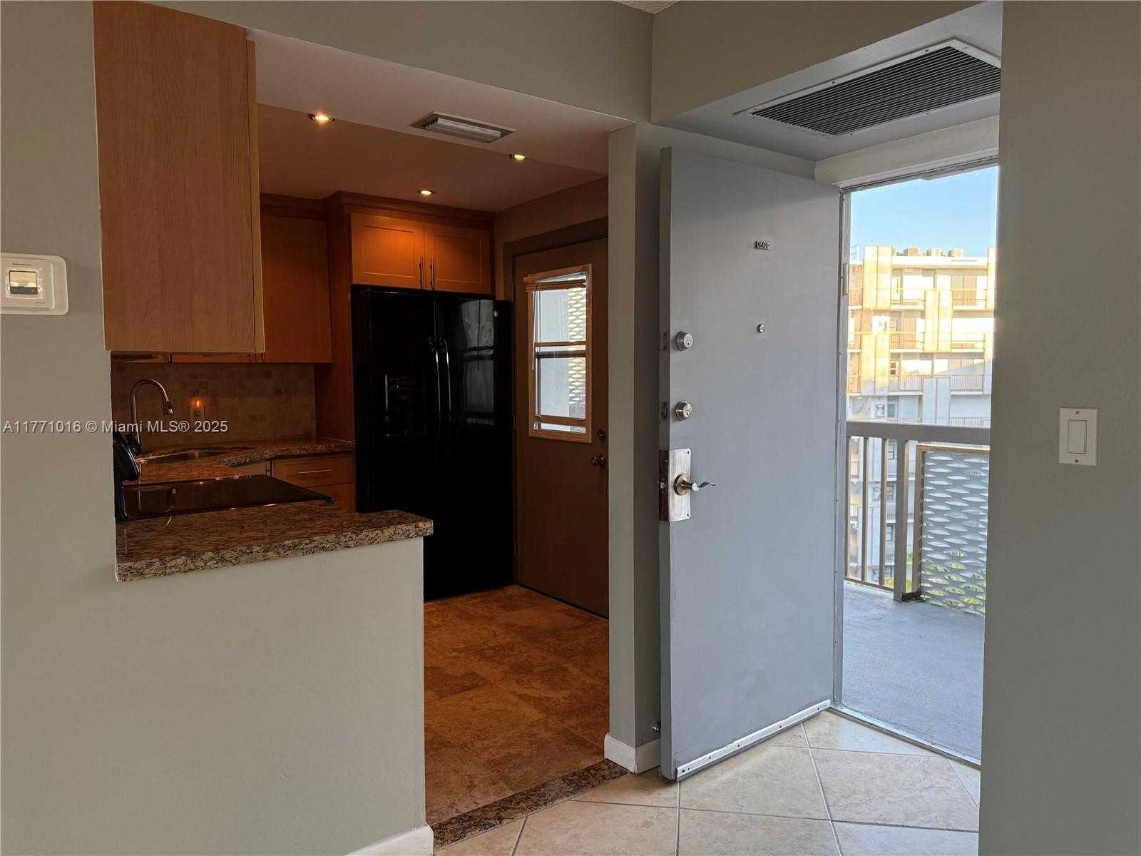Small Image of 3401 NORTH COUNTRY CLUB DR #601, Aventura Number 5