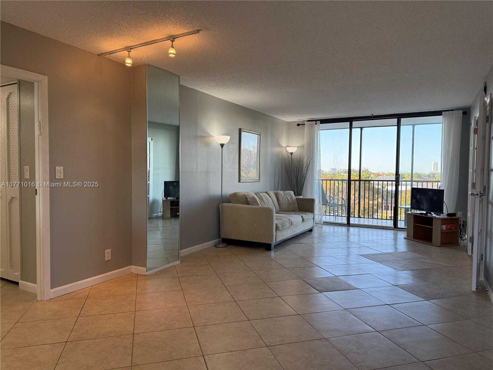 Small Image of 3401 NORTH COUNTRY CLUB DR #601, Aventura Number 7