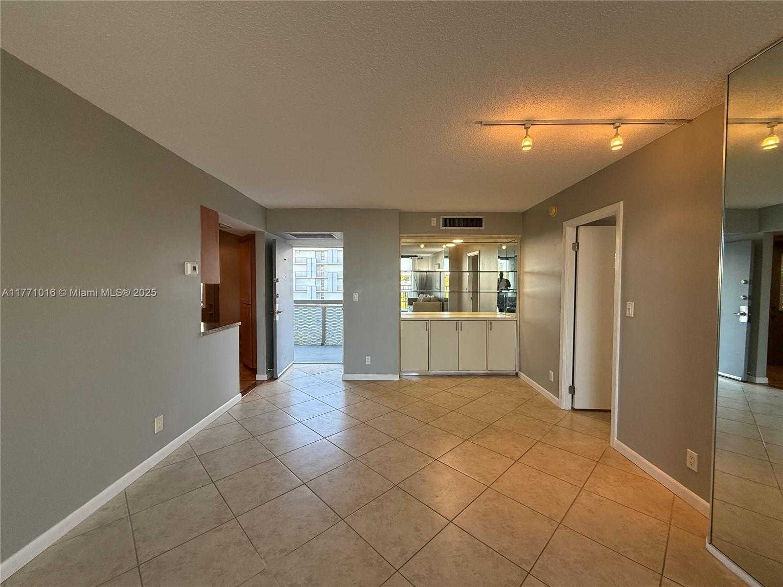Small Image of 3401 NORTH COUNTRY CLUB DR #601, Aventura Number 9