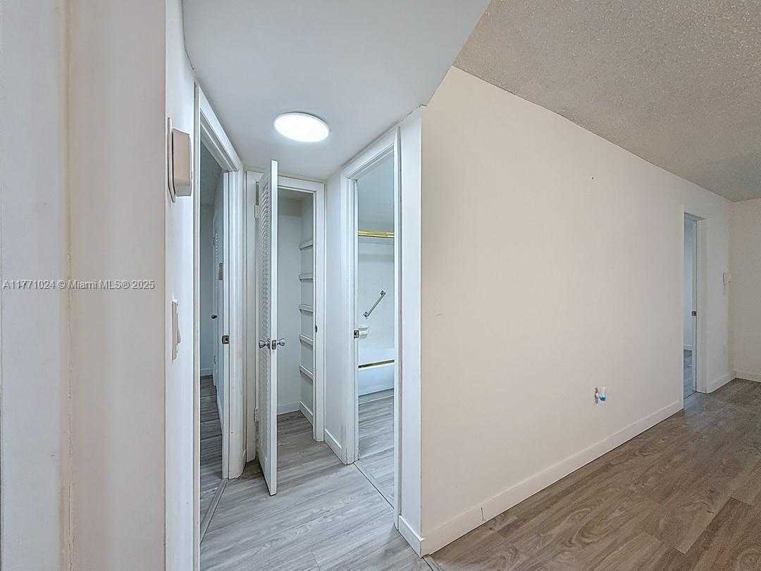 Small Image of 7991 NORTH SUNRISE LAKES DR #211, Sunrise Number 11