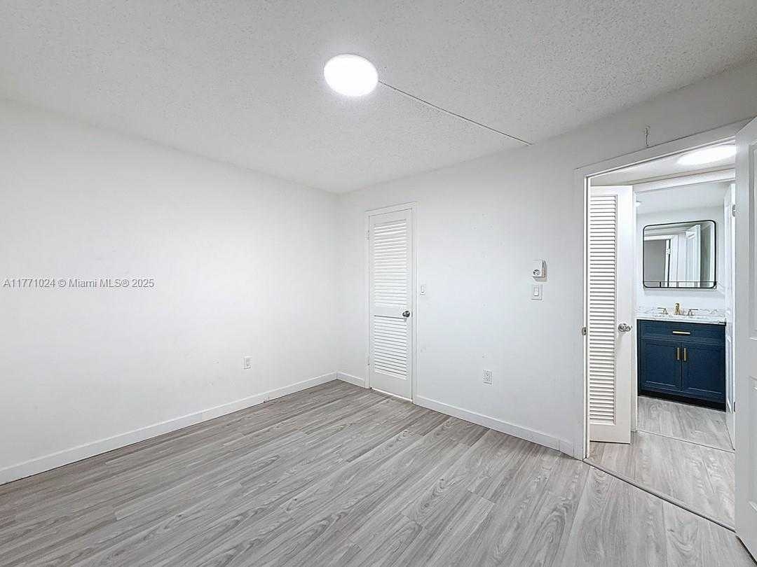 Small Image of 7991 NORTH SUNRISE LAKES DR #211, Sunrise Number 14
