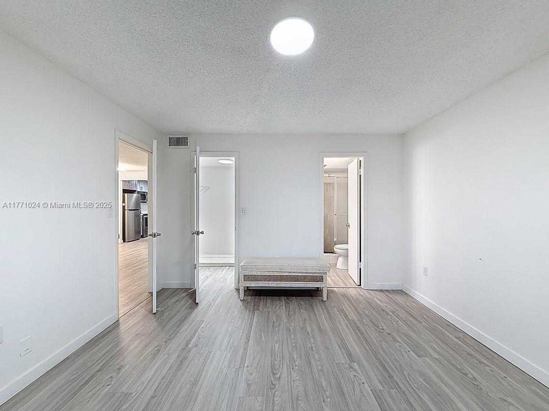 Small Image of 7991 NORTH SUNRISE LAKES DR #211, Sunrise Number 20