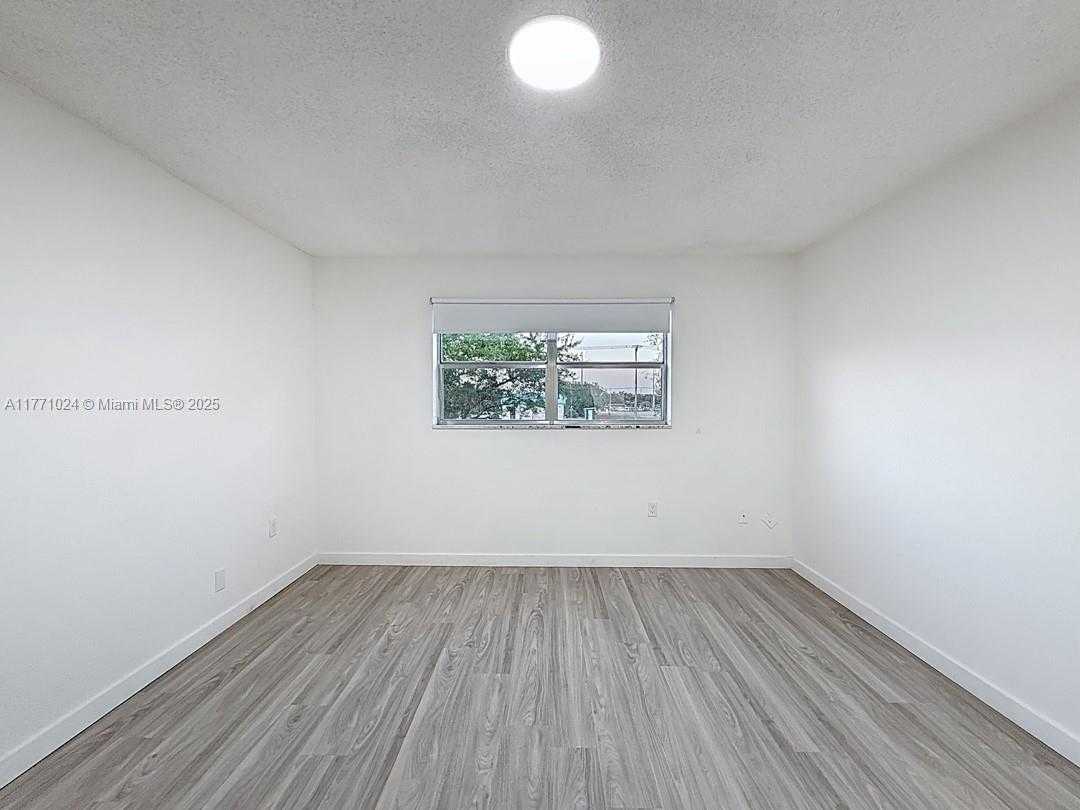 Small Image of 7991 NORTH SUNRISE LAKES DR #211, Sunrise Number 22