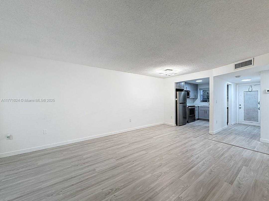 Small Image of 7991 NORTH SUNRISE LAKES DR #211, Sunrise Number 23