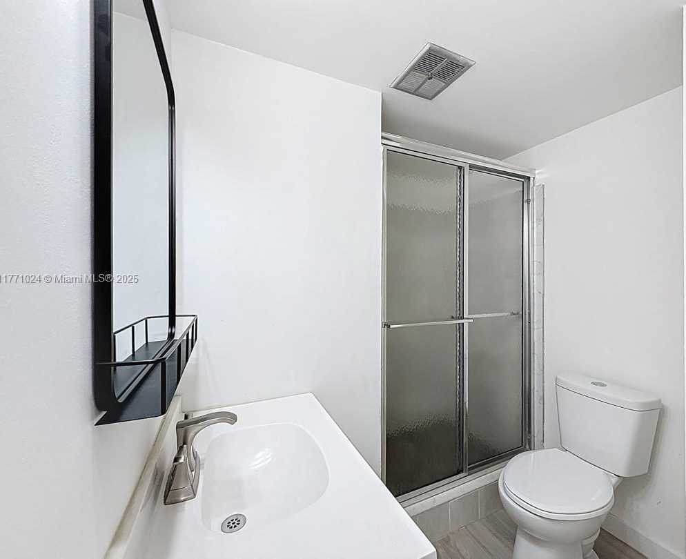 Small Image of 7991 NORTH SUNRISE LAKES DR #211, Sunrise Number 33