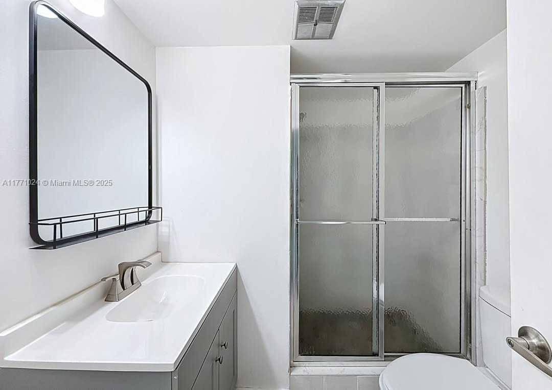 Small Image of 7991 NORTH SUNRISE LAKES DR #211, Sunrise Number 34