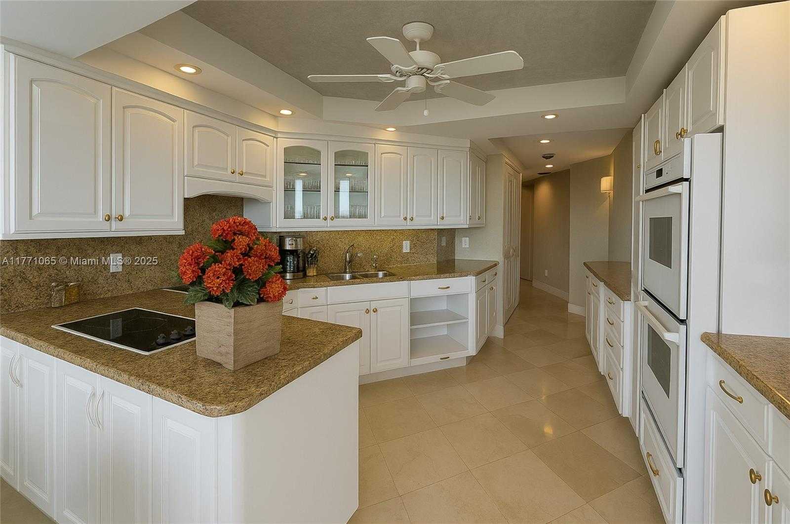 Small Image of 2000 ISLAND BLVD #3009, Aventura Number 11