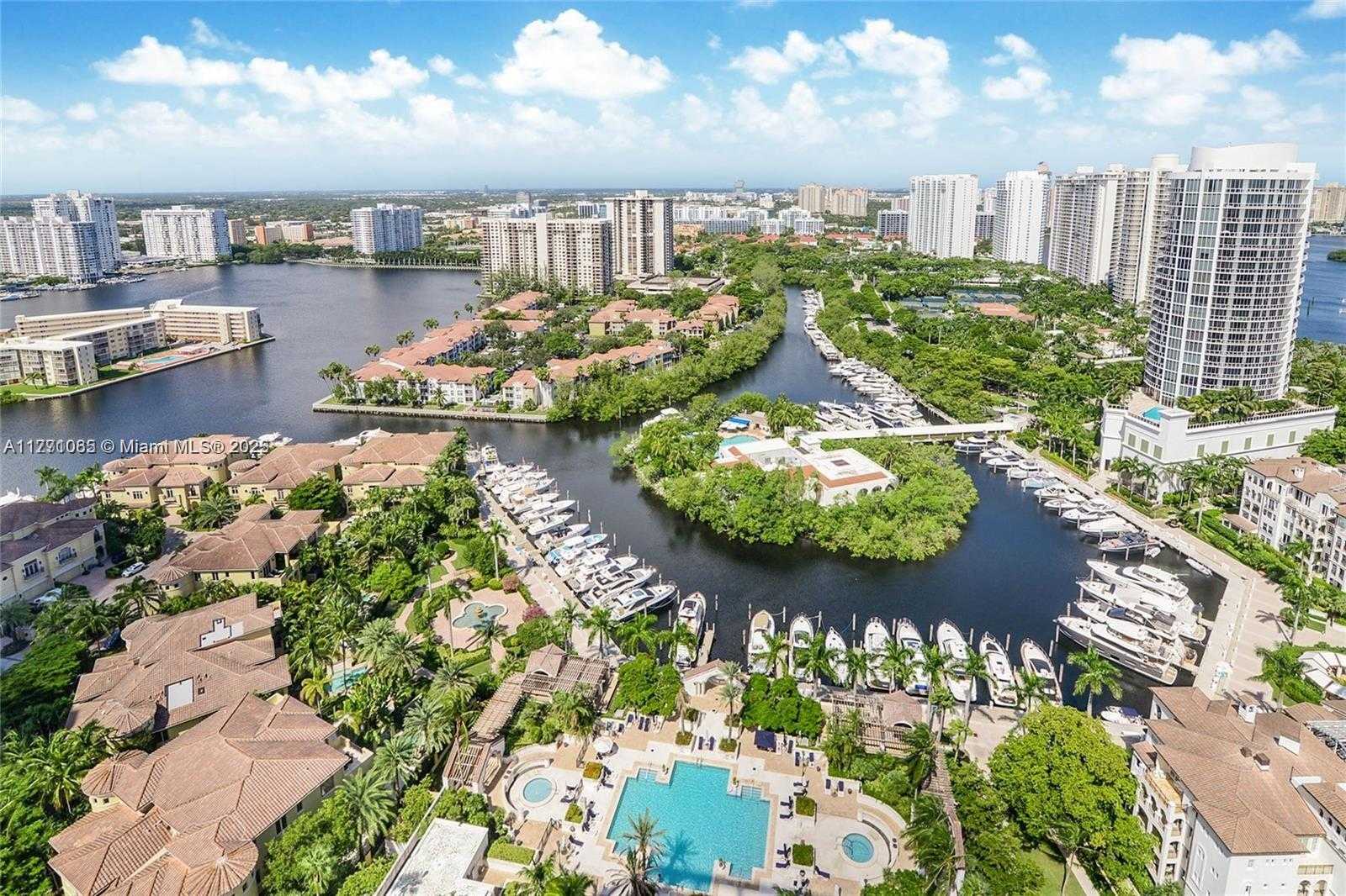 Small Image of 2000 ISLAND BLVD #3009, Aventura Number 14